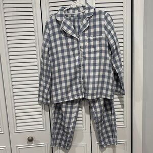 Women's Checkered Pajama Set - Gray and White